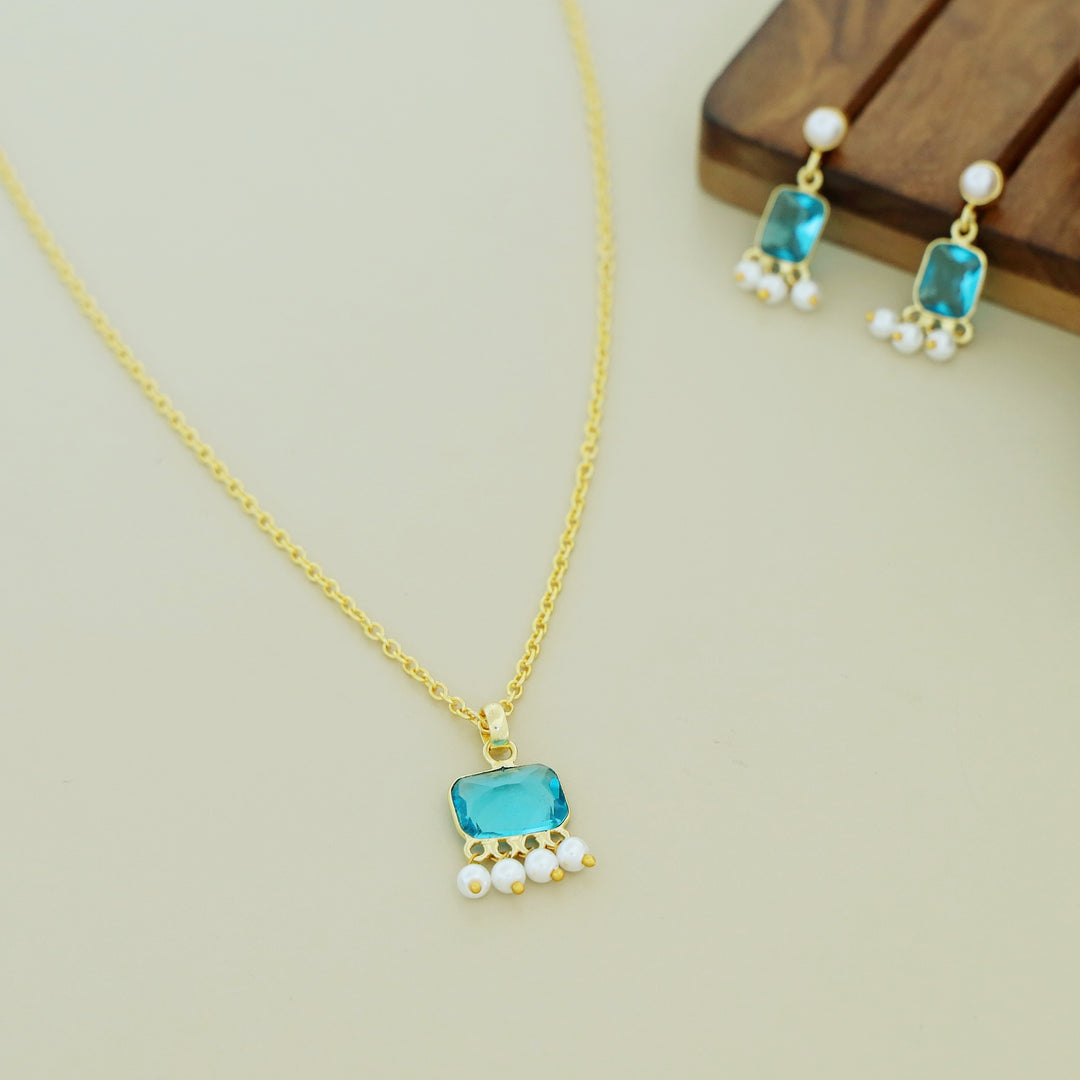 Brenna Rectangle Glossy Pearl Neckpiece With Earring