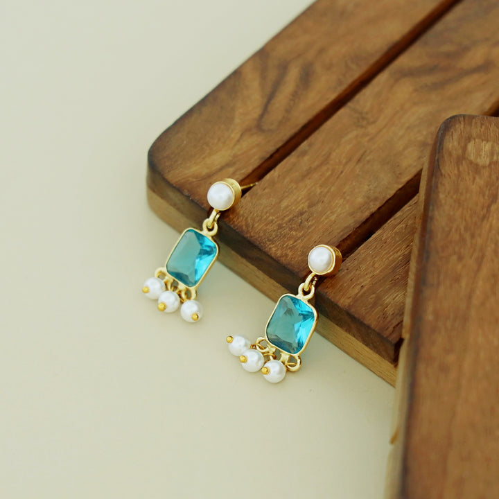 Brenna Rectangle Glossy Pearl Neckpiece With Earring