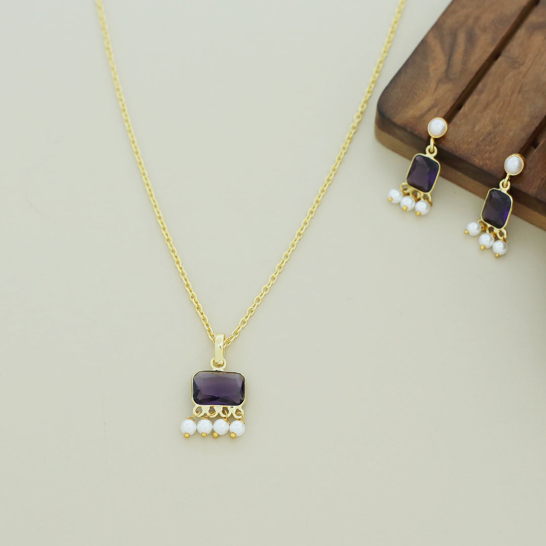 Brenna Rectangle Glossy Pearl Neckpiece With Earring