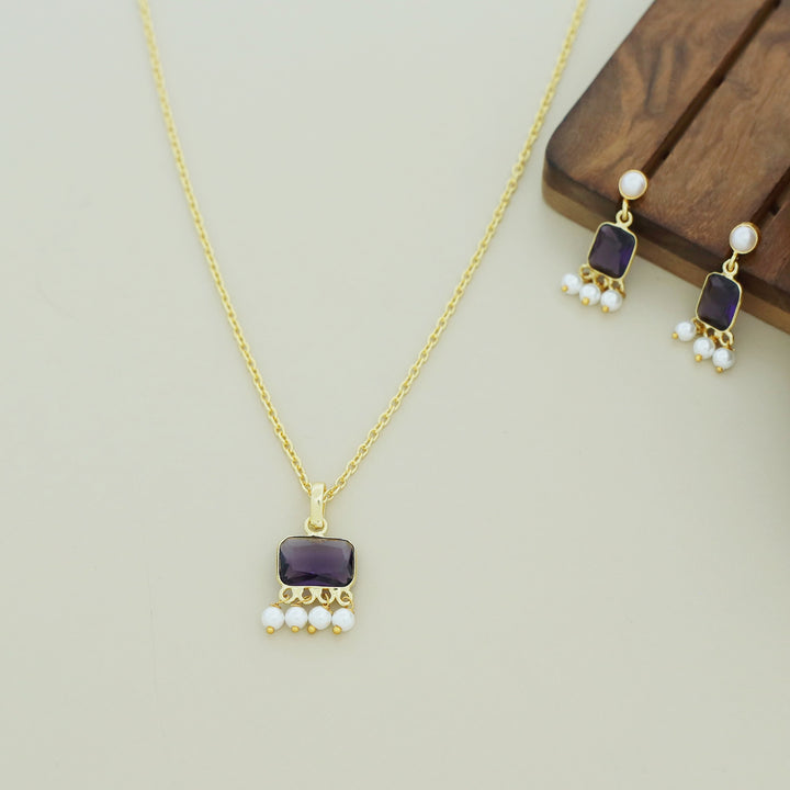 Brenna Rectangle Glossy Pearl Neckpiece With Earring