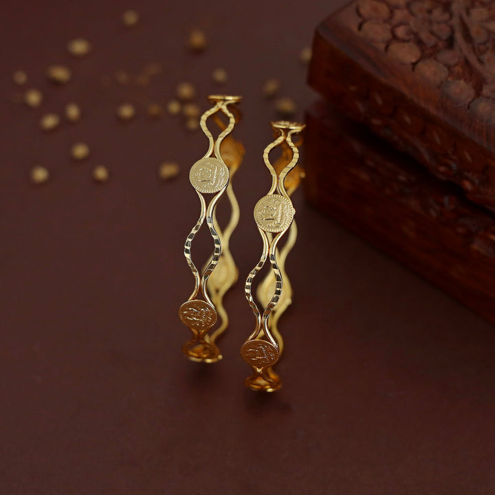 Swarali Wavy Kashi Bangle (Set Of 2)