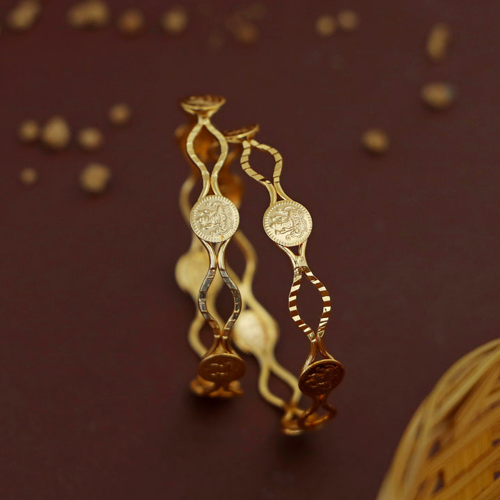 Swarali Wavy Kashi Bangle (Set Of 2)