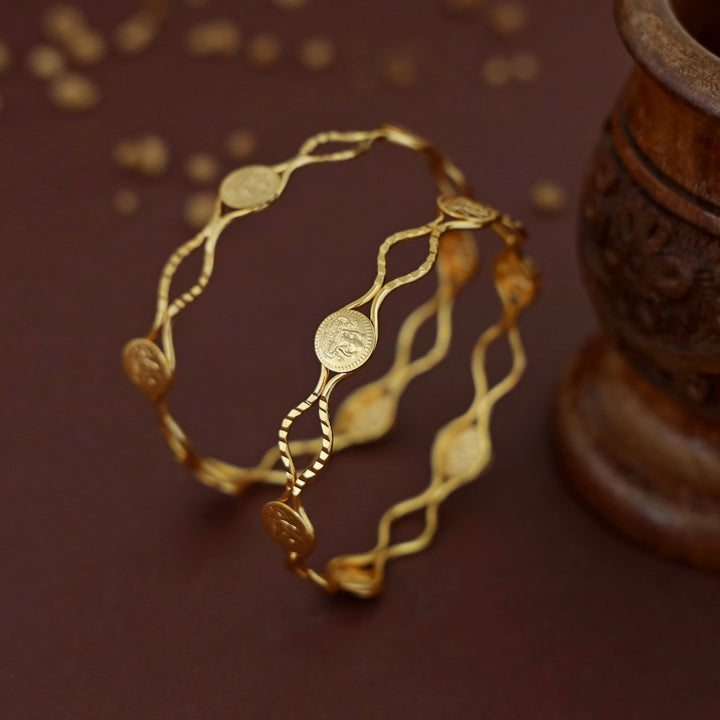 Swarali Wavy Kashi Bangle (Set Of 2)