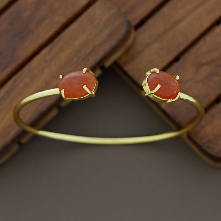 Mebal Golden Dual Oval Natural Stone Claw Bangle