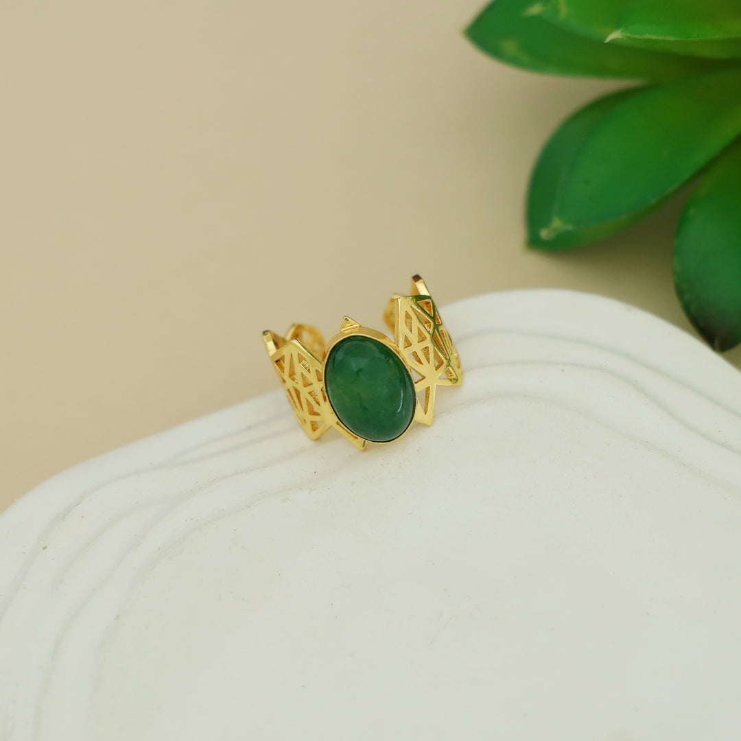 Aileen Golden Geometrical Oval Glossy + Natural Stone Ring