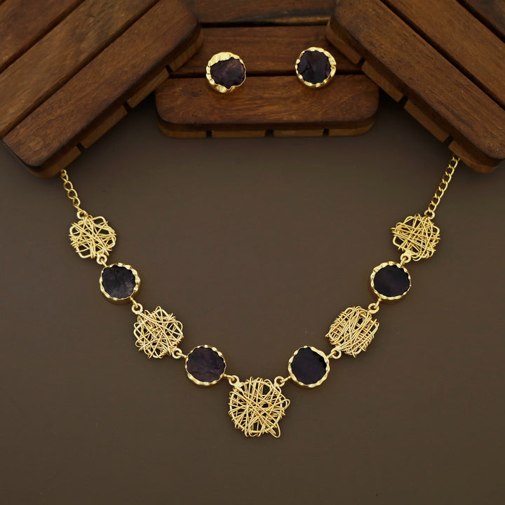 Monica Wired Circle + Square Raw Stone Short Neckpiece With Stud