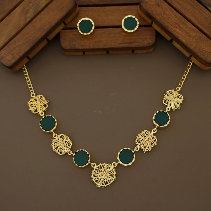 Monica Wired Circle + Square Raw Stone Short Neckpiece With Stud