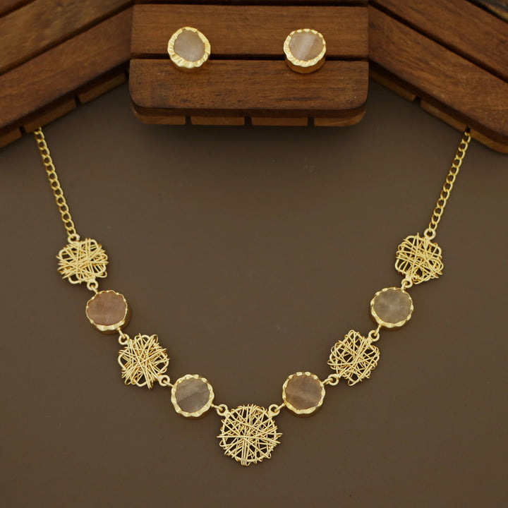 Monica Wired Circle + Square Raw Stone Short Neckpiece With Stud