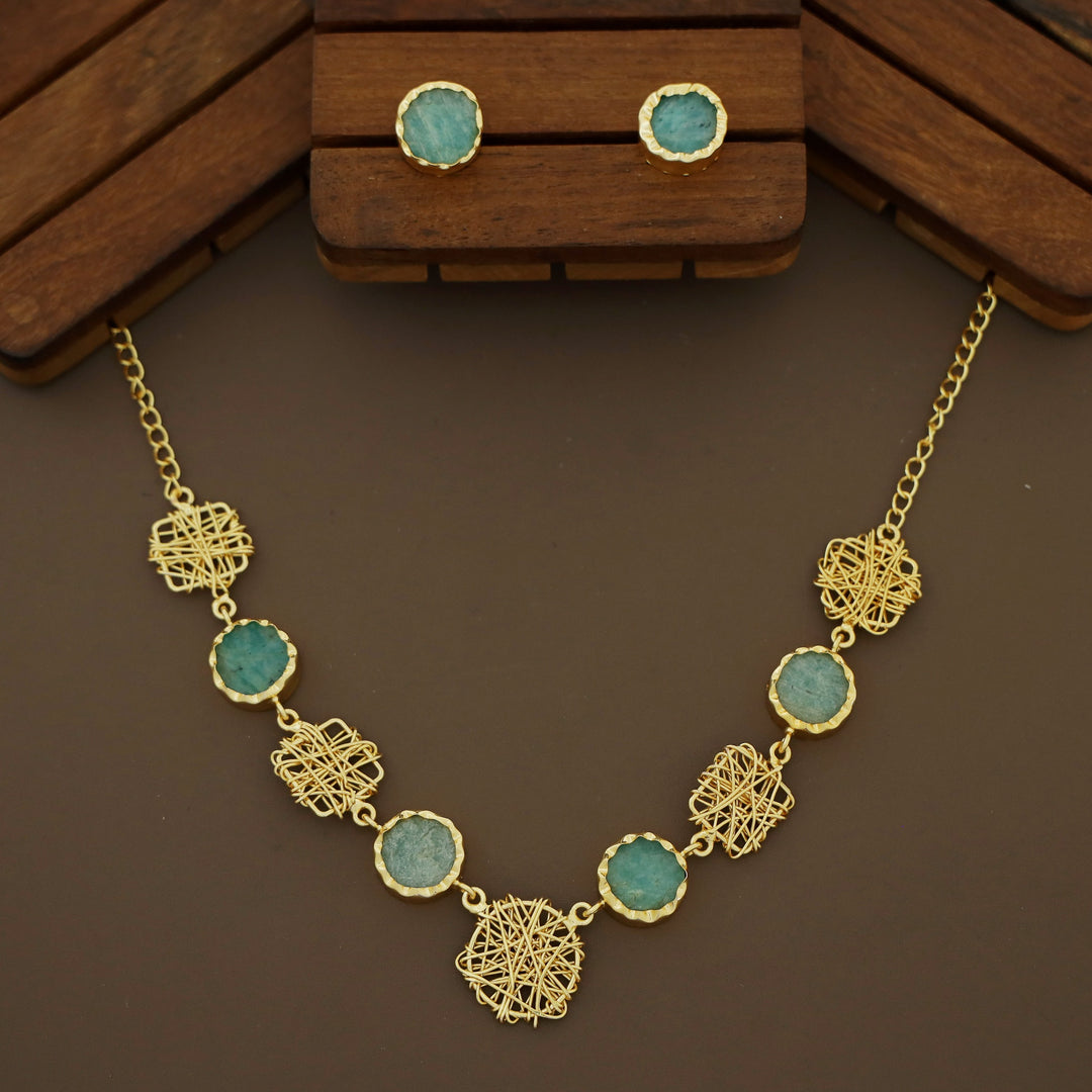 Monica Wired Circle + Square Raw Stone Short Neckpiece With Stud