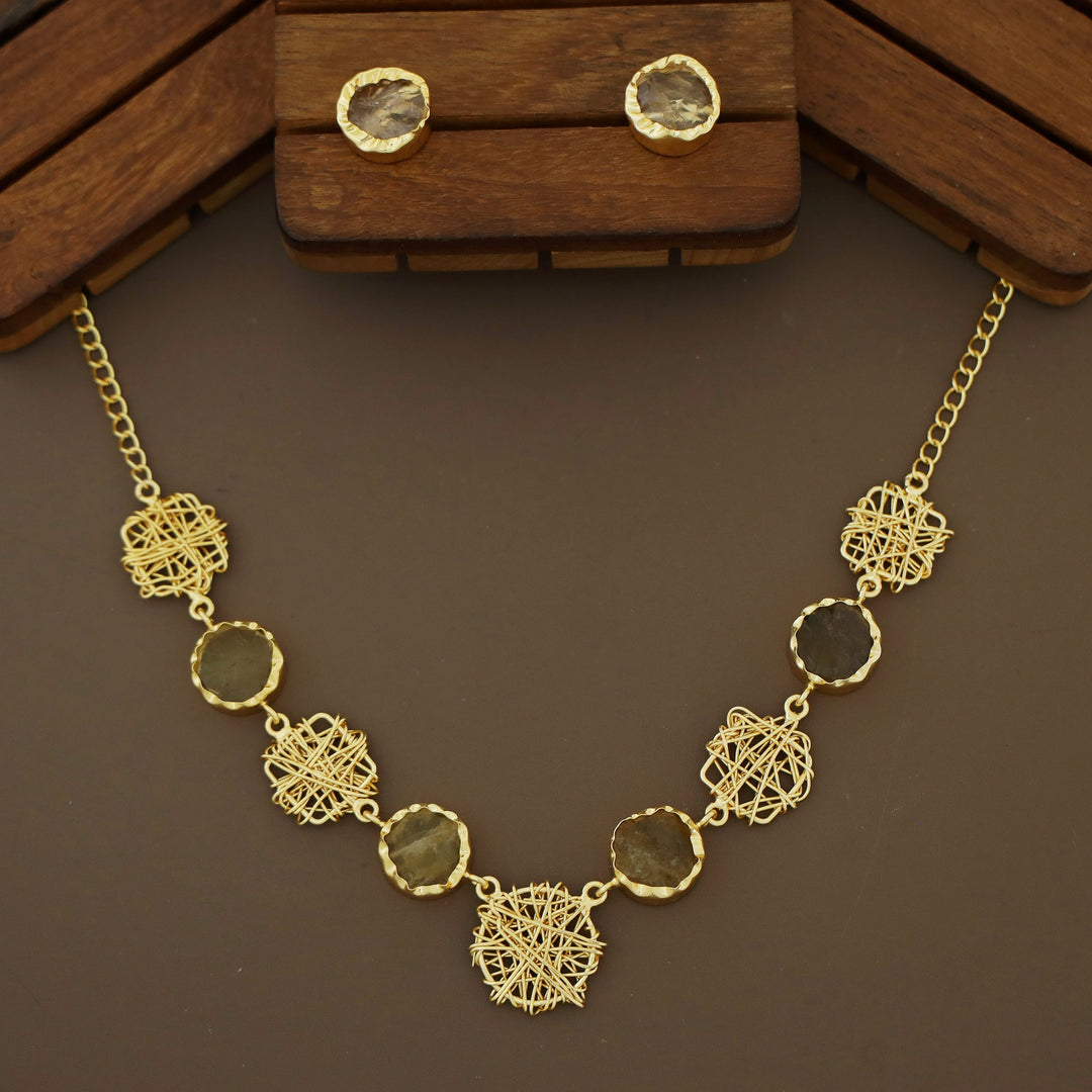 Monica Wired Circle + Square Raw Stone Short Neckpiece With Stud