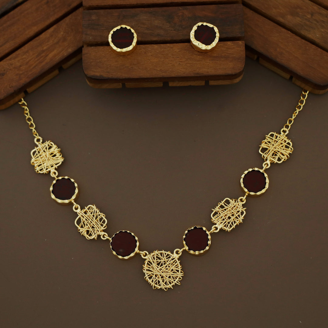 Monica Wired Circle + Square Raw Stone Short Neckpiece With Stud