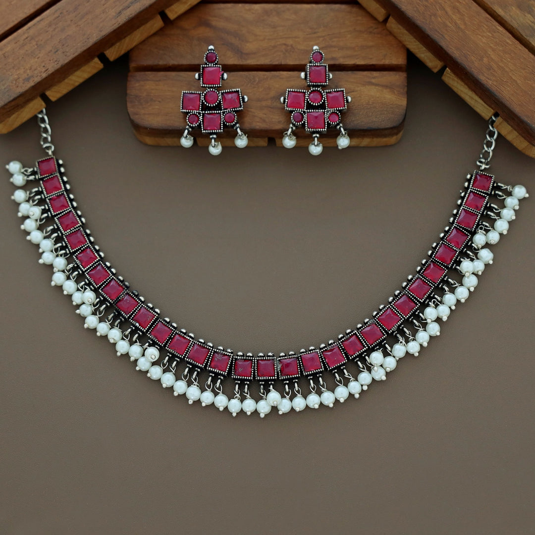 Aarcha Square Pearl Short Neckpiece With Earring