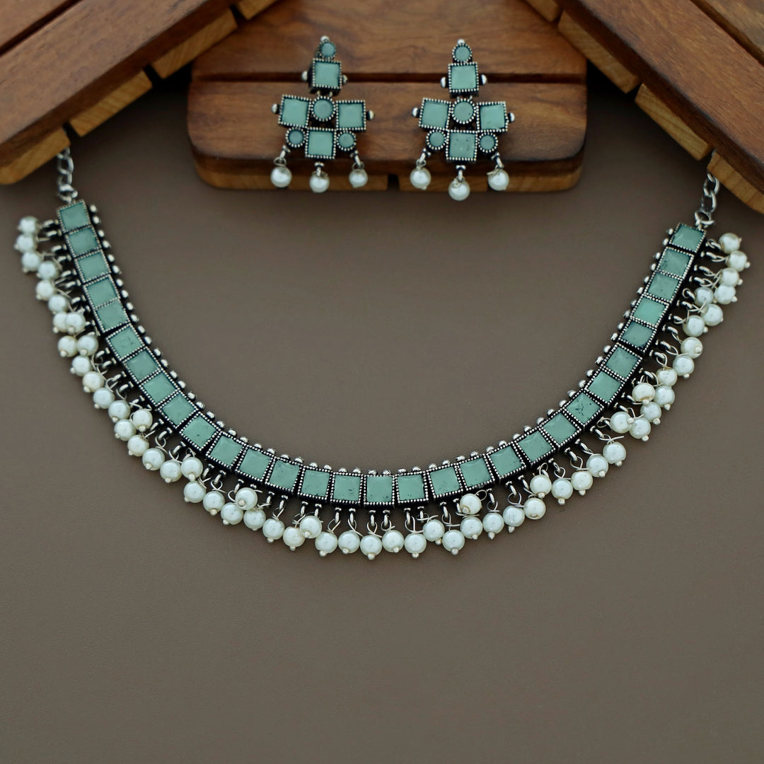 Aarcha Square Pearl Short Neckpiece With Earring