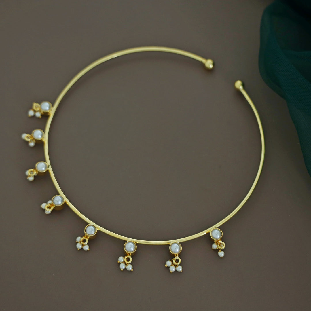 Hirabai 8 Pearl Golden Neck Cuff