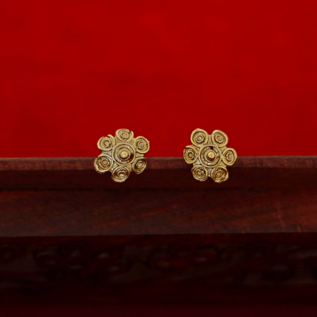 Sharvangi Short Neckpiece With Stud