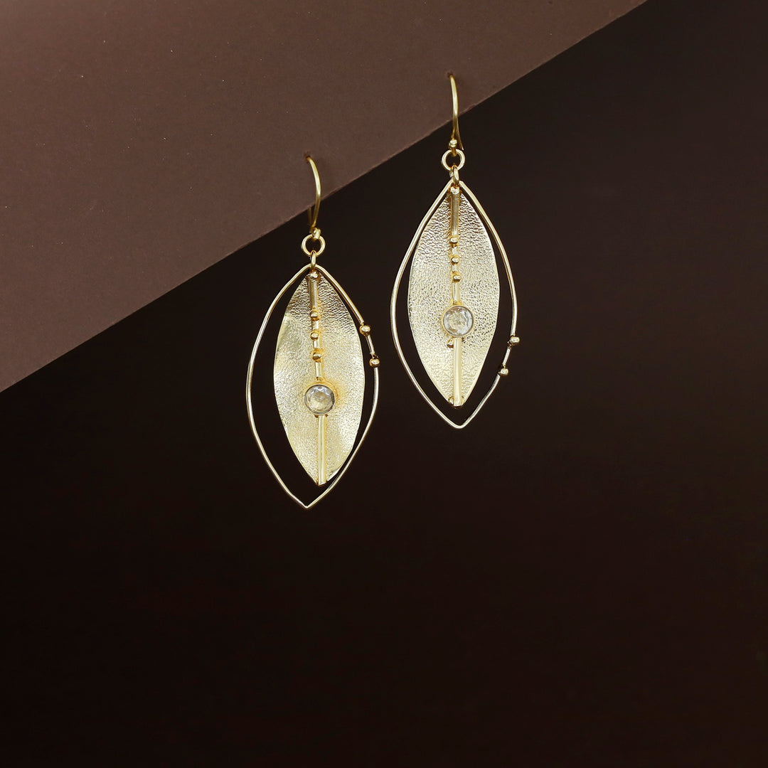 Eilin Golden Textured Leaf Glossy Stone Drop