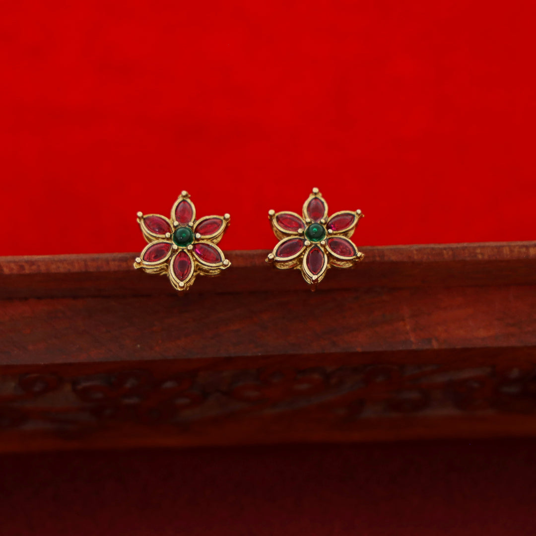 Kamala Tetra Flower Ball Neckpiece With Stud