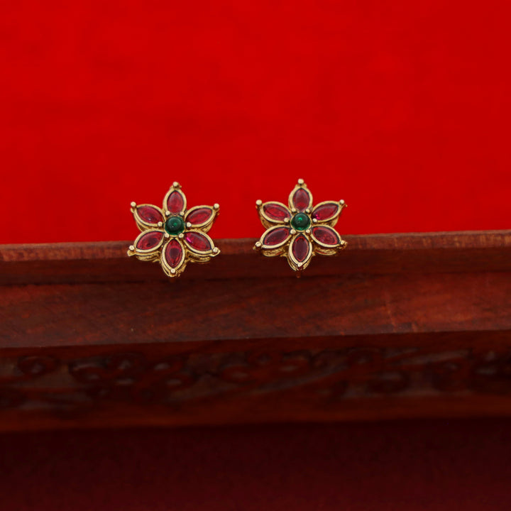 Kamala Tetra Flower Ball Neckpiece With Stud