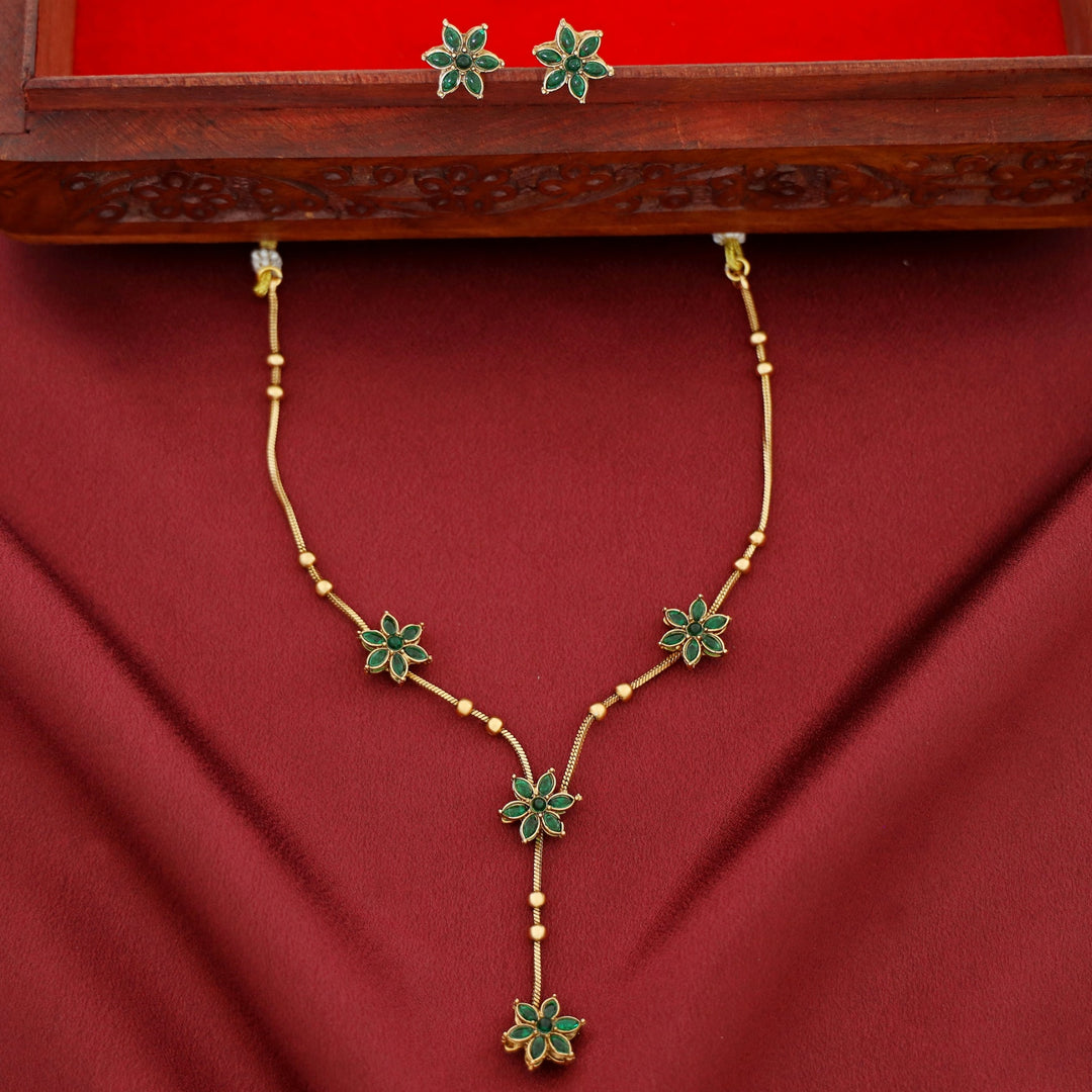 Kamala Tetra Flower Ball Neckpiece With Stud