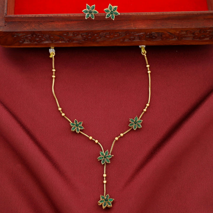 Kamala Tetra Flower Ball Neckpiece With Stud