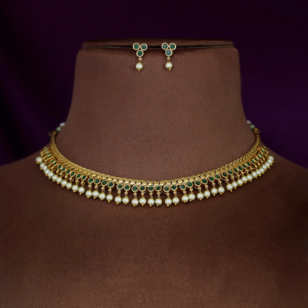 Abhiprithi Pearl Short Neckpiece With Earring