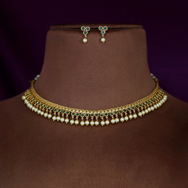 Abhiprithi Pearl Short Neckpiece With Earring