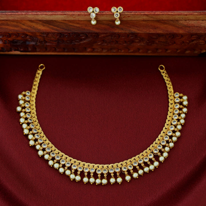 Abhiprithi Pearl Short Neckpiece With Earring
