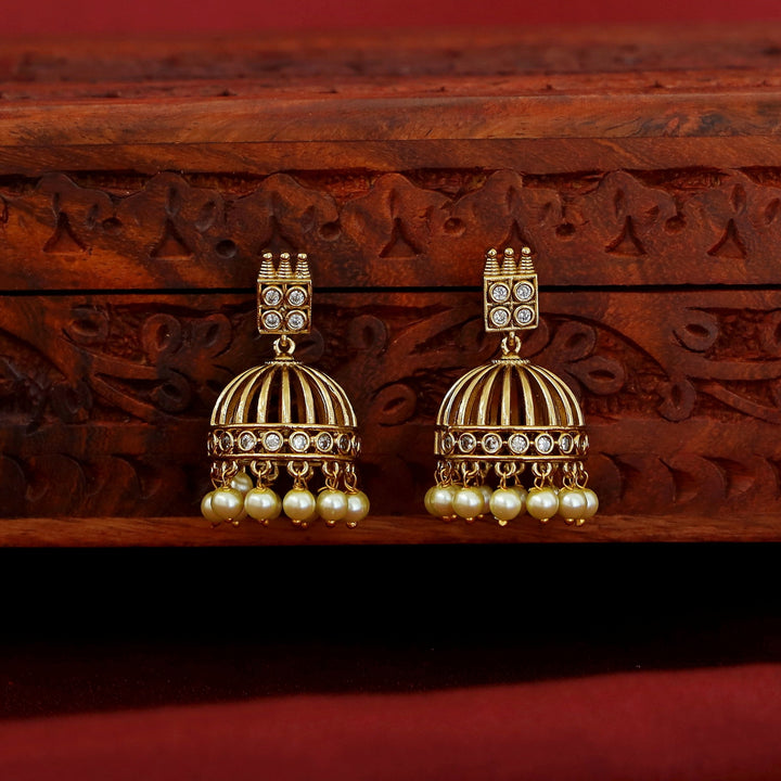 Viniha Kemp Pearl Jhumka