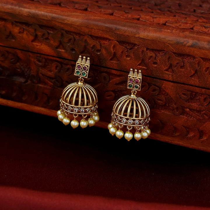 Viniha Kemp Pearl Jhumka
