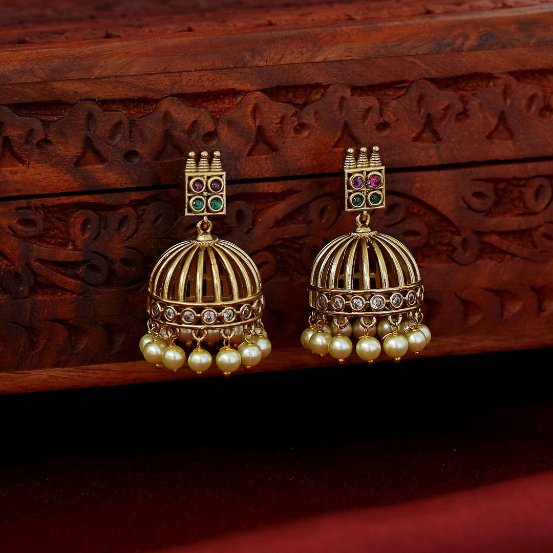Viniha Kemp Pearl Jhumka
