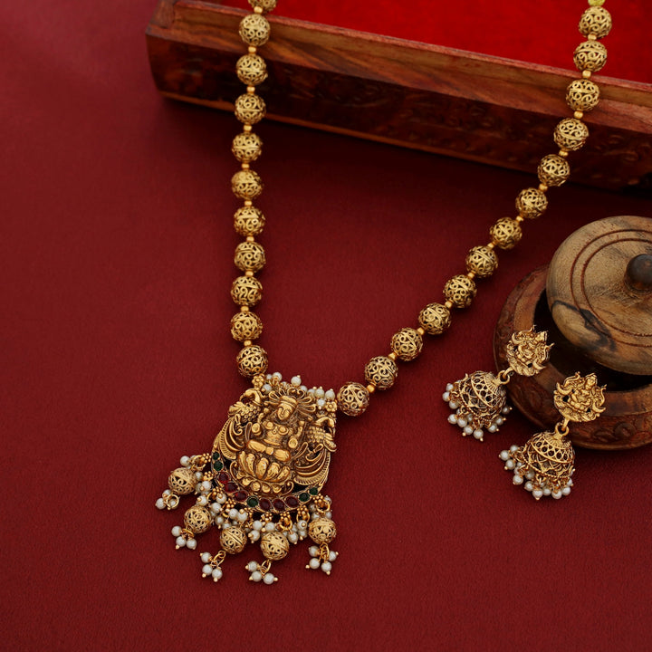 Aatmaja Laxmi Cluster Pearl Mayura Neckpiece With Earring