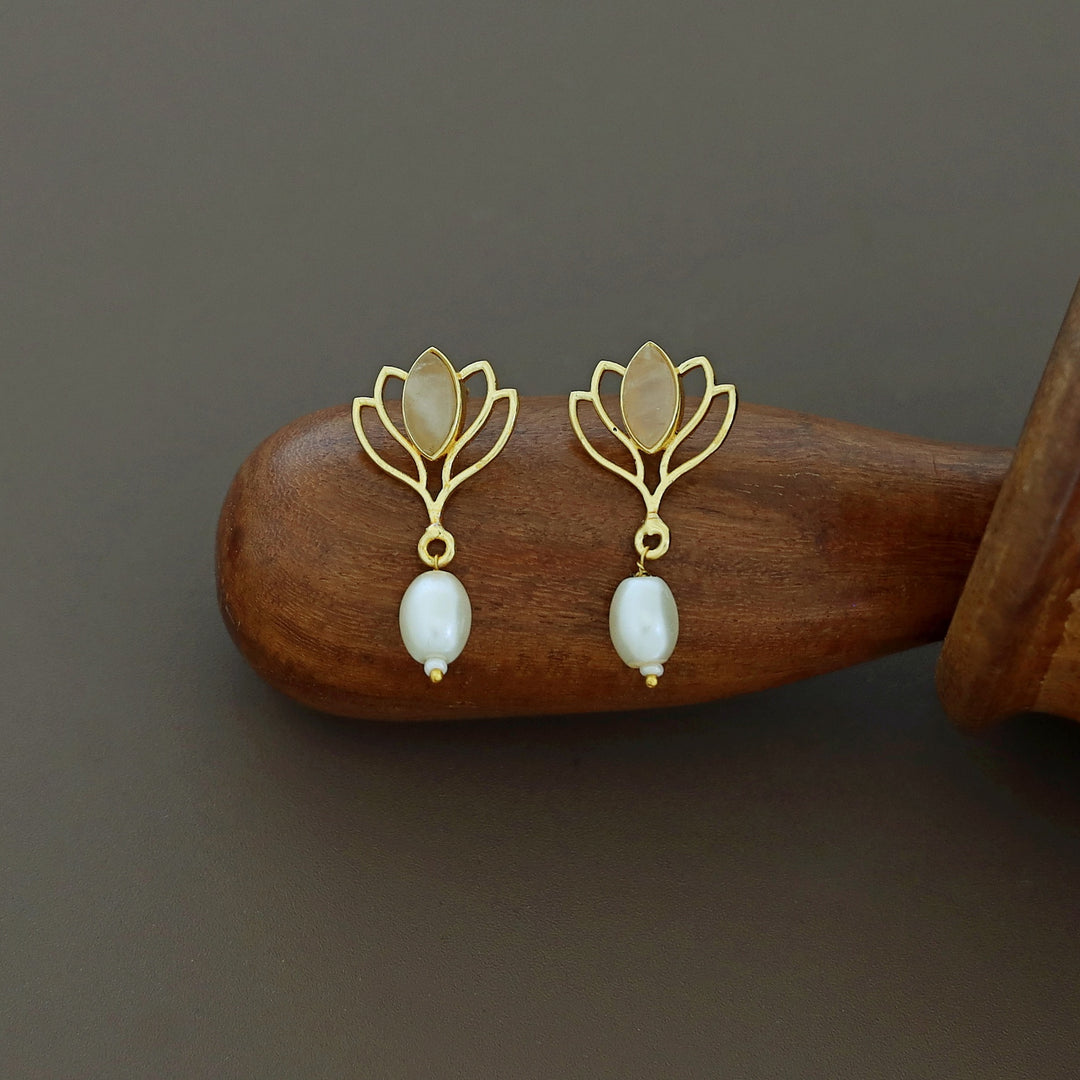 Golden Lotus Glossy + Raw Stone Pearl Earring