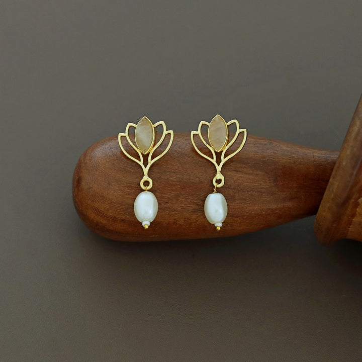 Golden Lotus Glossy + Raw Stone Pearl Earring