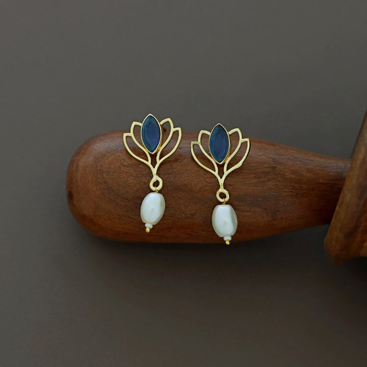 Golden Lotus Glossy + Raw Stone Pearl Earring