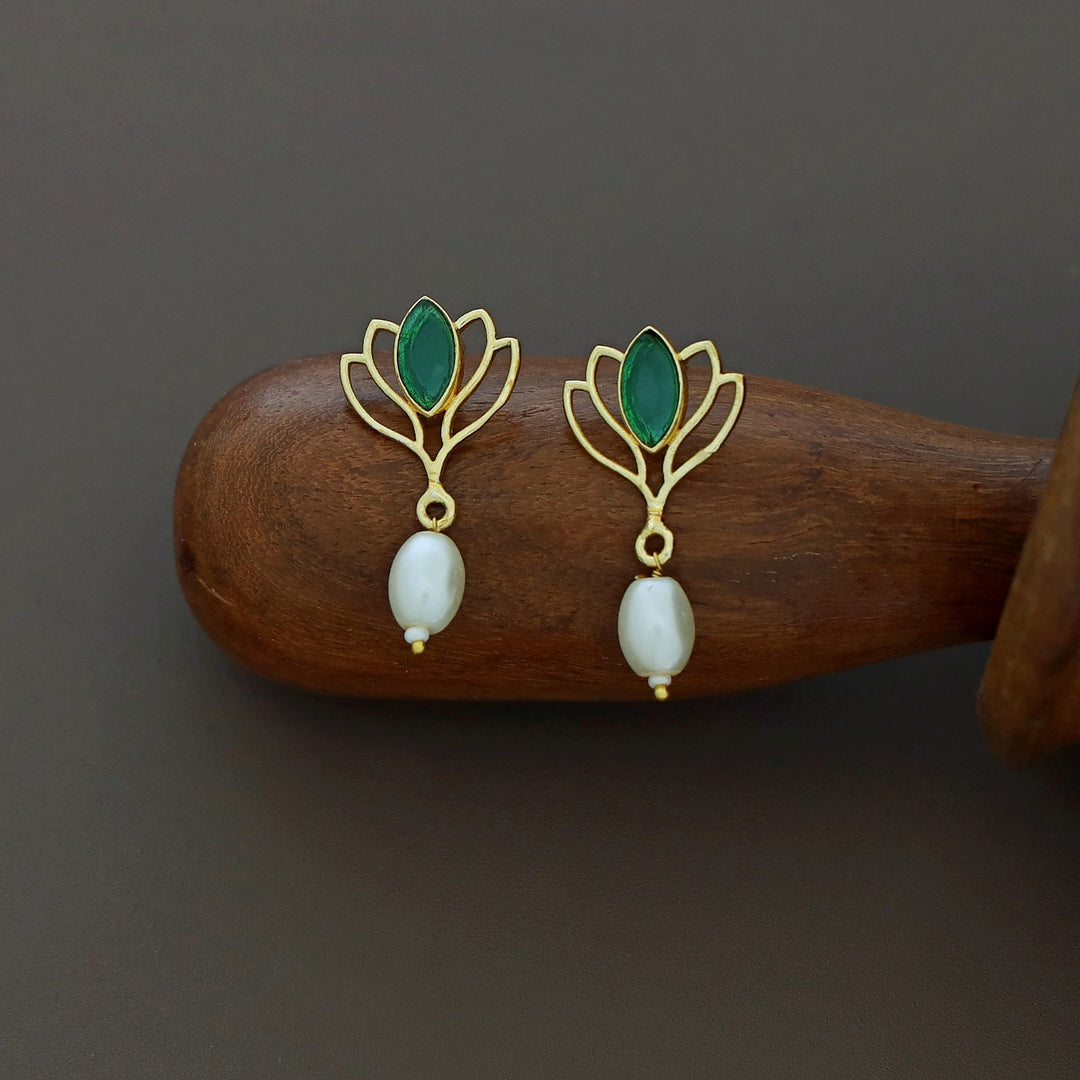 Golden Lotus Glossy + Raw Stone Pearl Earring