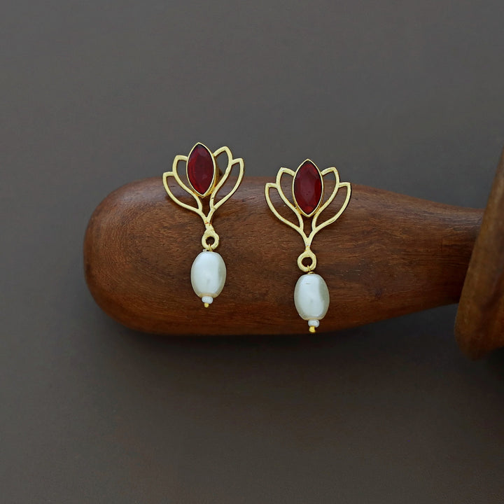 Golden Lotus Glossy + Raw Stone Pearl Earring