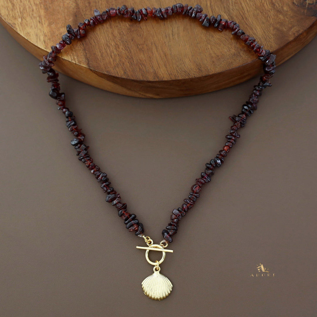 Garna Raw Stone Link Lock Neckpiece