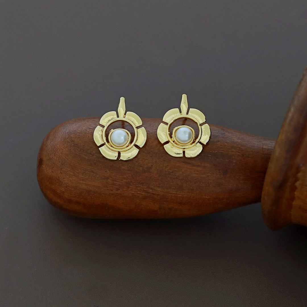 Nitara Golden Flower Pearl Stud