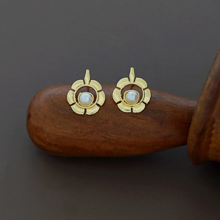 Nitara Golden Flower Pearl Stud
