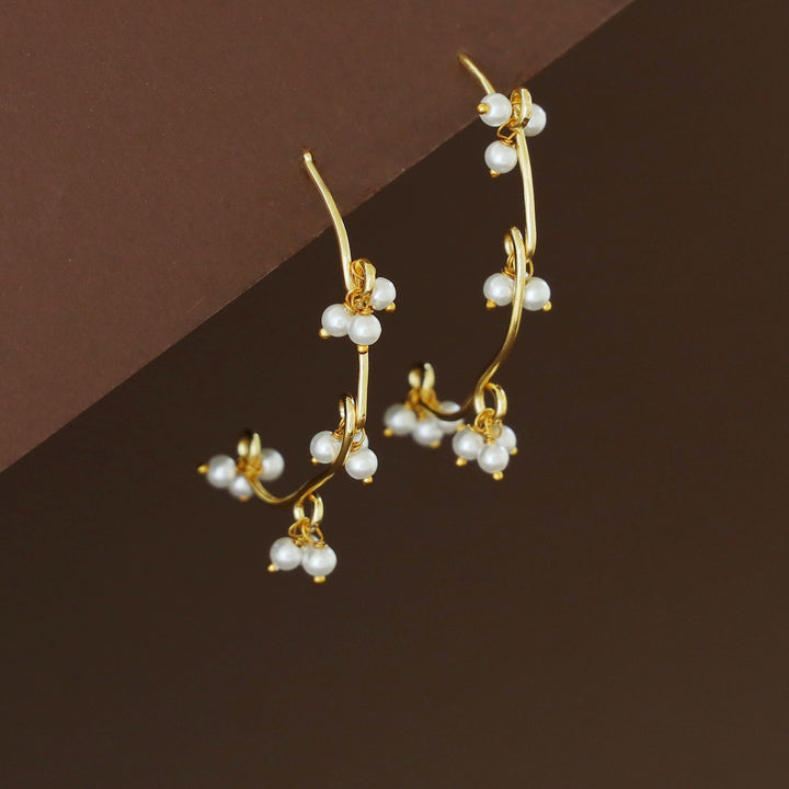 Polaris Tetra Pearl Twisted Hoop