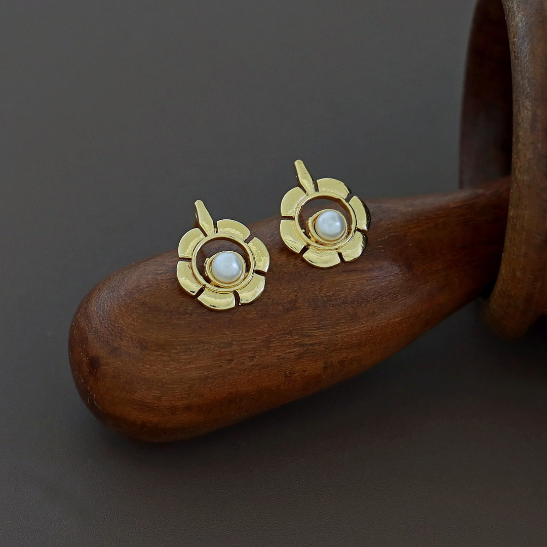 Nitara Golden Flower Pearl Stud