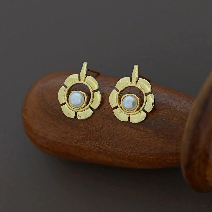 Nitara Golden Flower Pearl Stud