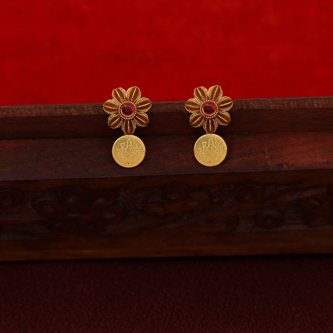 Dhrithika Flower Laya Kashi Short Neckpiece with Earring