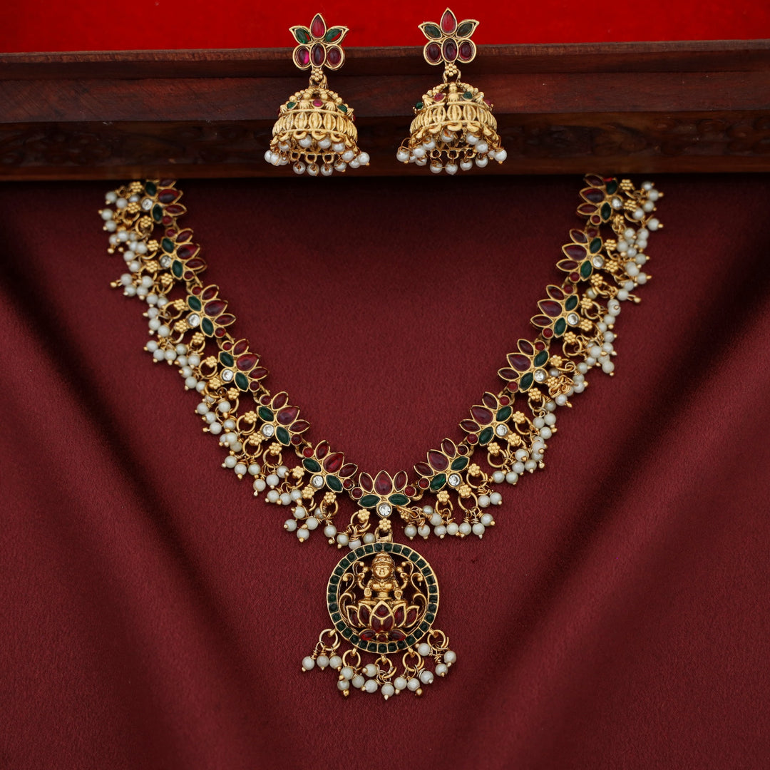 Arusha Lotus Pearl Devi Pendant Neckpiece With Earring