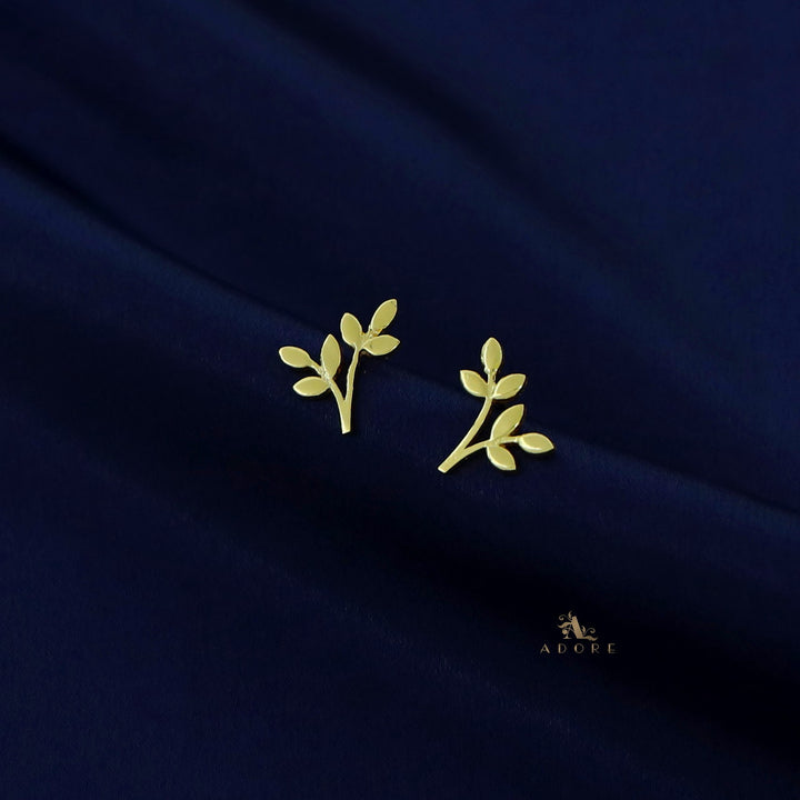 Yaarah Golden Plant Earring