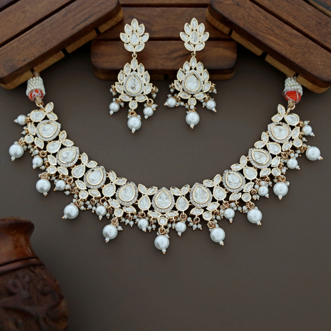 Claret Kundan Pearl Neckpiece With Earring