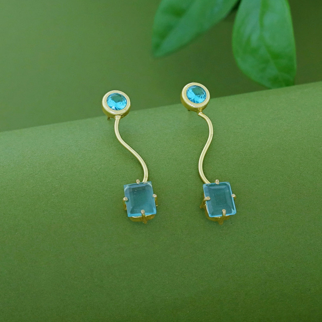 Tusharika Golden Wavy Glossy Earring
