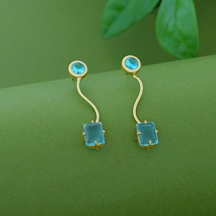 Tusharika Golden Wavy Glossy Earring