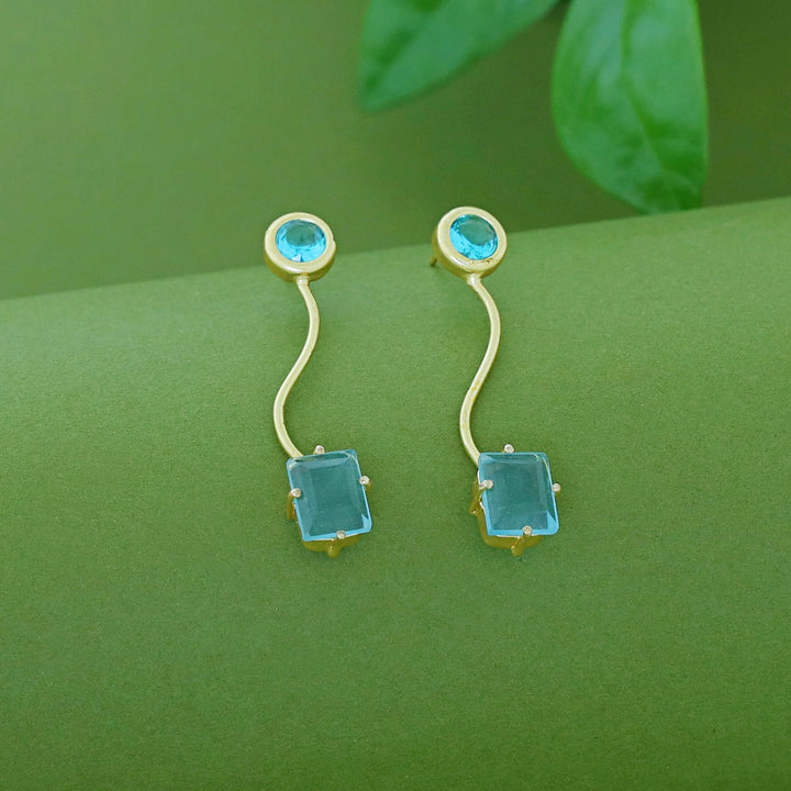 Tusharika Golden Wavy Glossy Earring