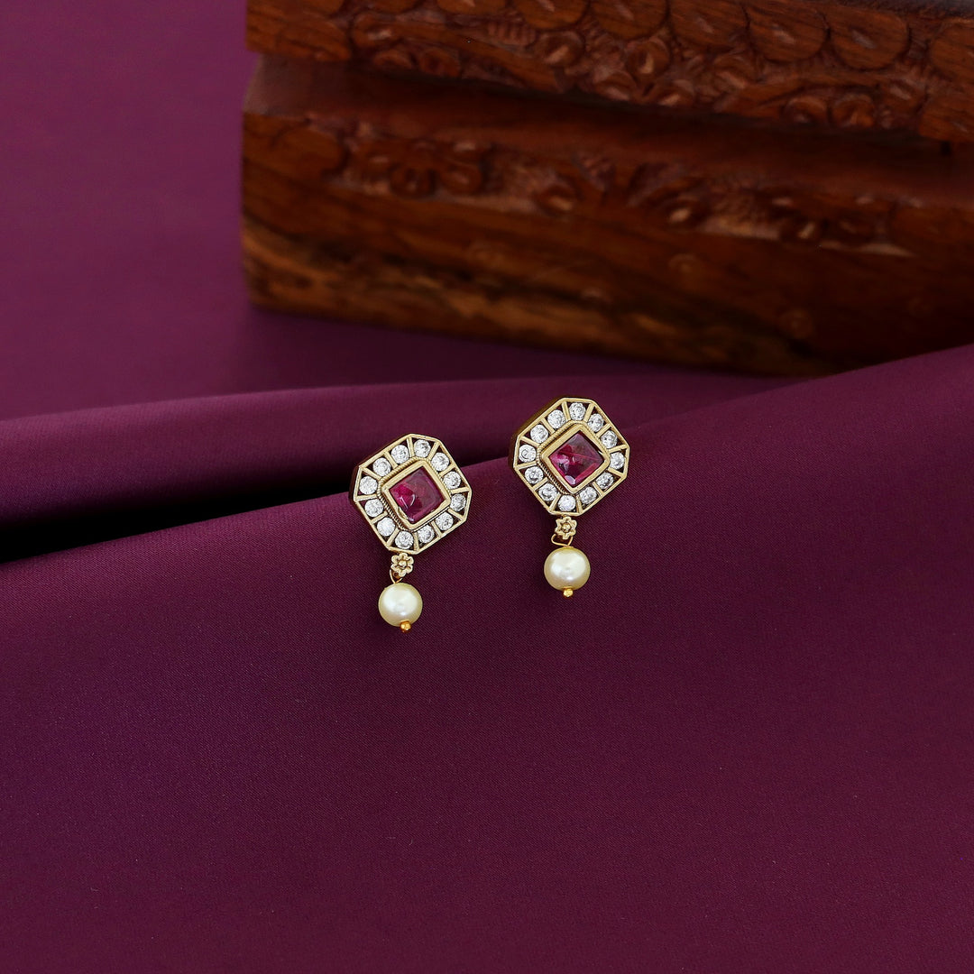Ditya Mini Diamond Kemp Stone Pearl Earring